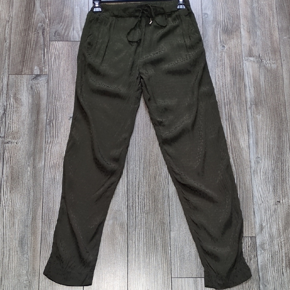 H&M Green Leopard Print Drawstring Pants Size 2
